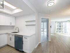 1006 - 763 BAY STREET Toronto Ontario, M5G 2R3