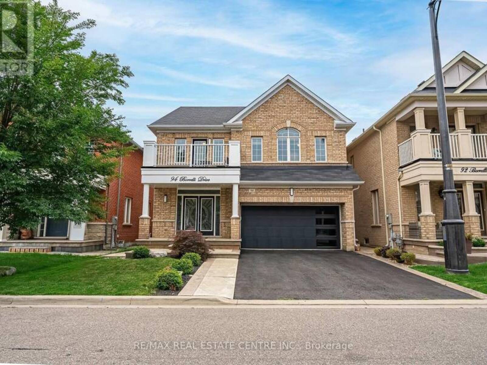 94 BORRELLI DRIVE, Brampton , Ontario L6Y 5X1