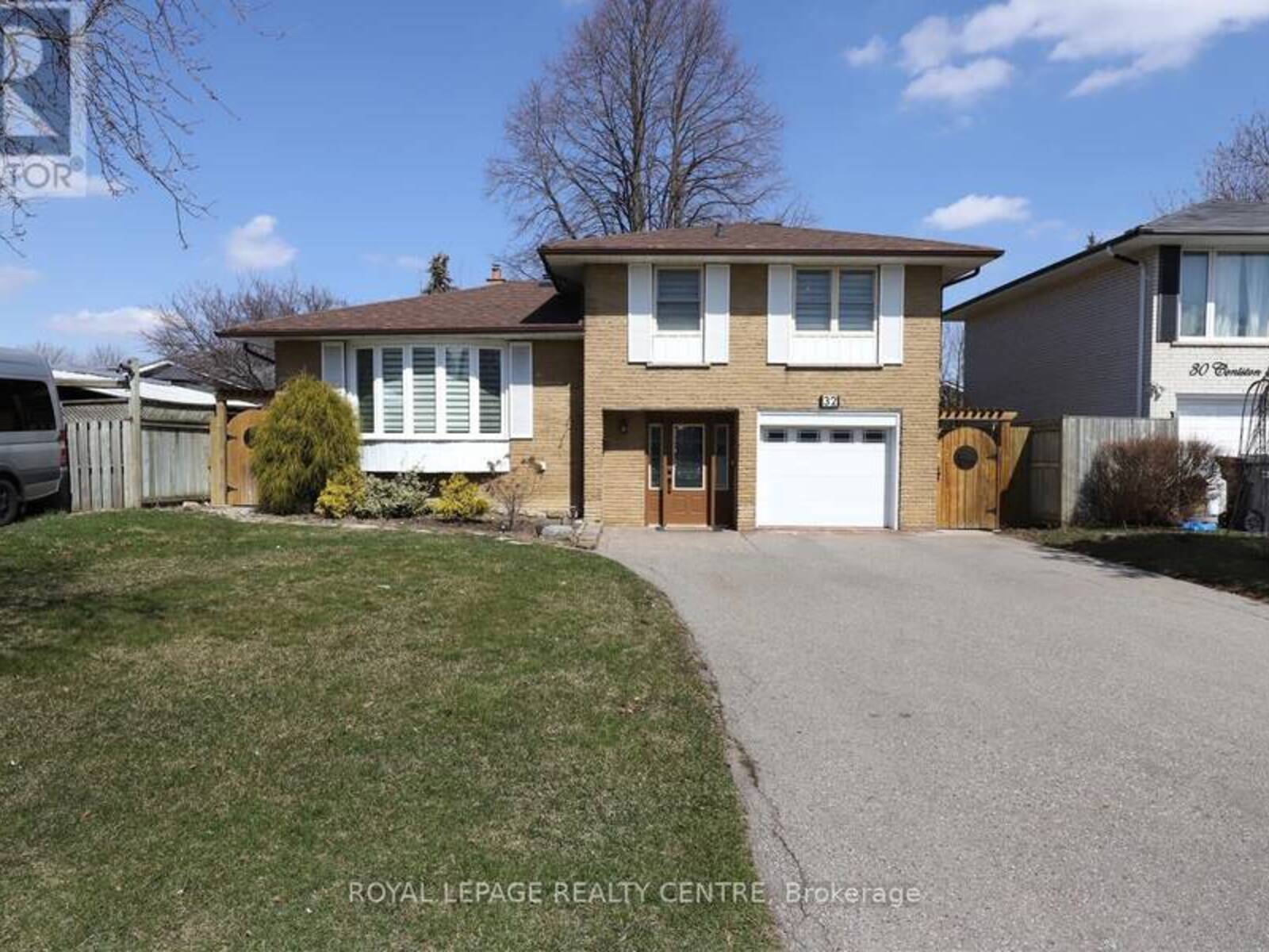 32 CONISTON AVENUE, Brampton, Ontario L6X 2H4