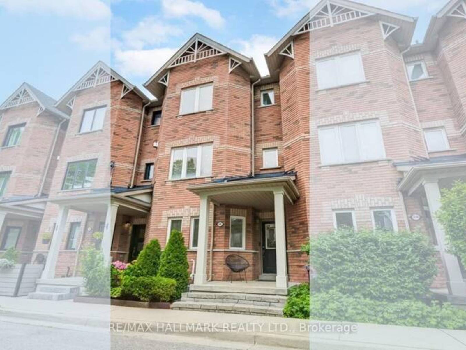 241 BOSTON AVENUE, Toronto, Ontario M4M 2V1