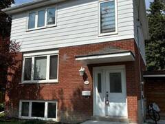 589 WATSON AVENUE Newmarket Ontario, L3Y 2V2