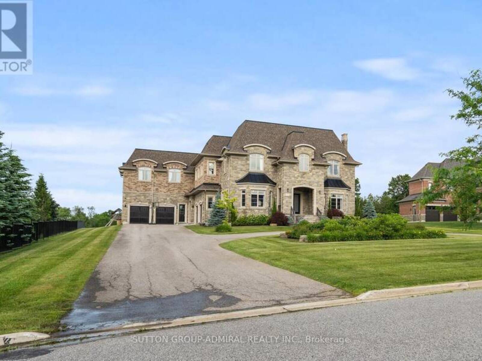 21 STALLIONS COURT, Vaughan, Ontario L6A 4V5