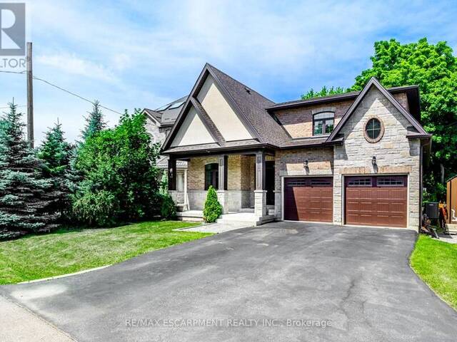 923 BEECHWOOD AVENUE Mississauga Ontario, L5G 4E3