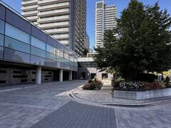 1008 - 65 ONEIDA CRESCENT Richmond Hill Ontario, L4B 4T9