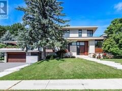 4 ROYAL OAK DRIVE Toronto Ontario, M3C 2M2