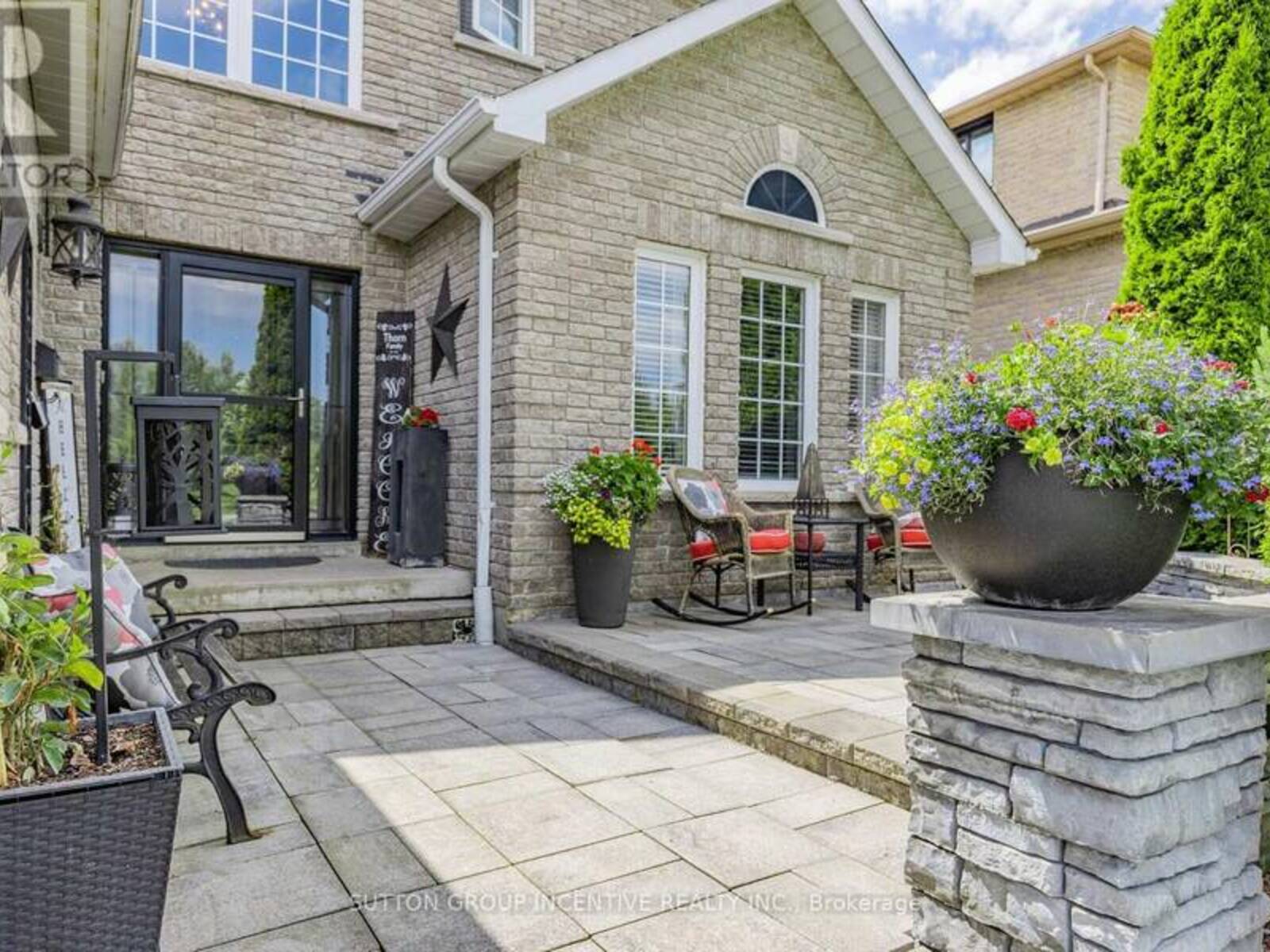 62 SANDRINGHAM DRIVE, Barrie, Ontario L4N 0K6