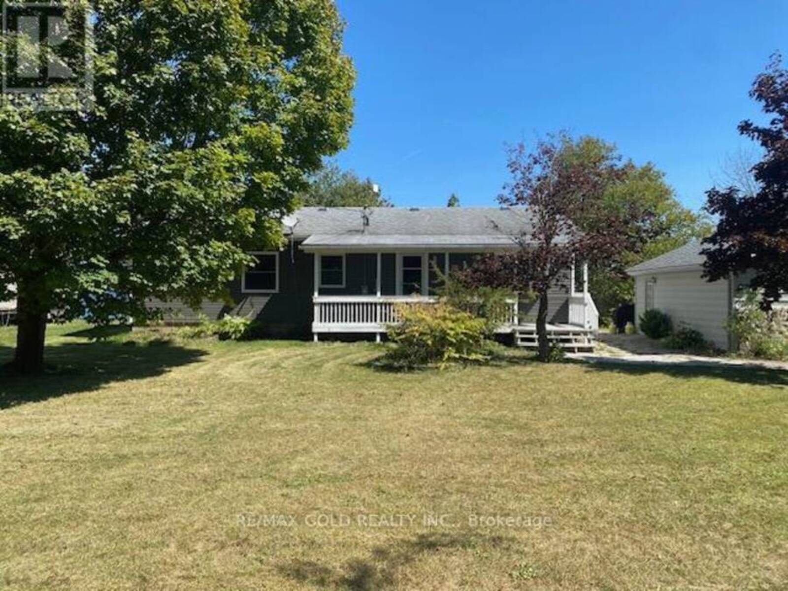 27 CHANNEL ROAD, Lion's Head, Ontario N0H 1W0