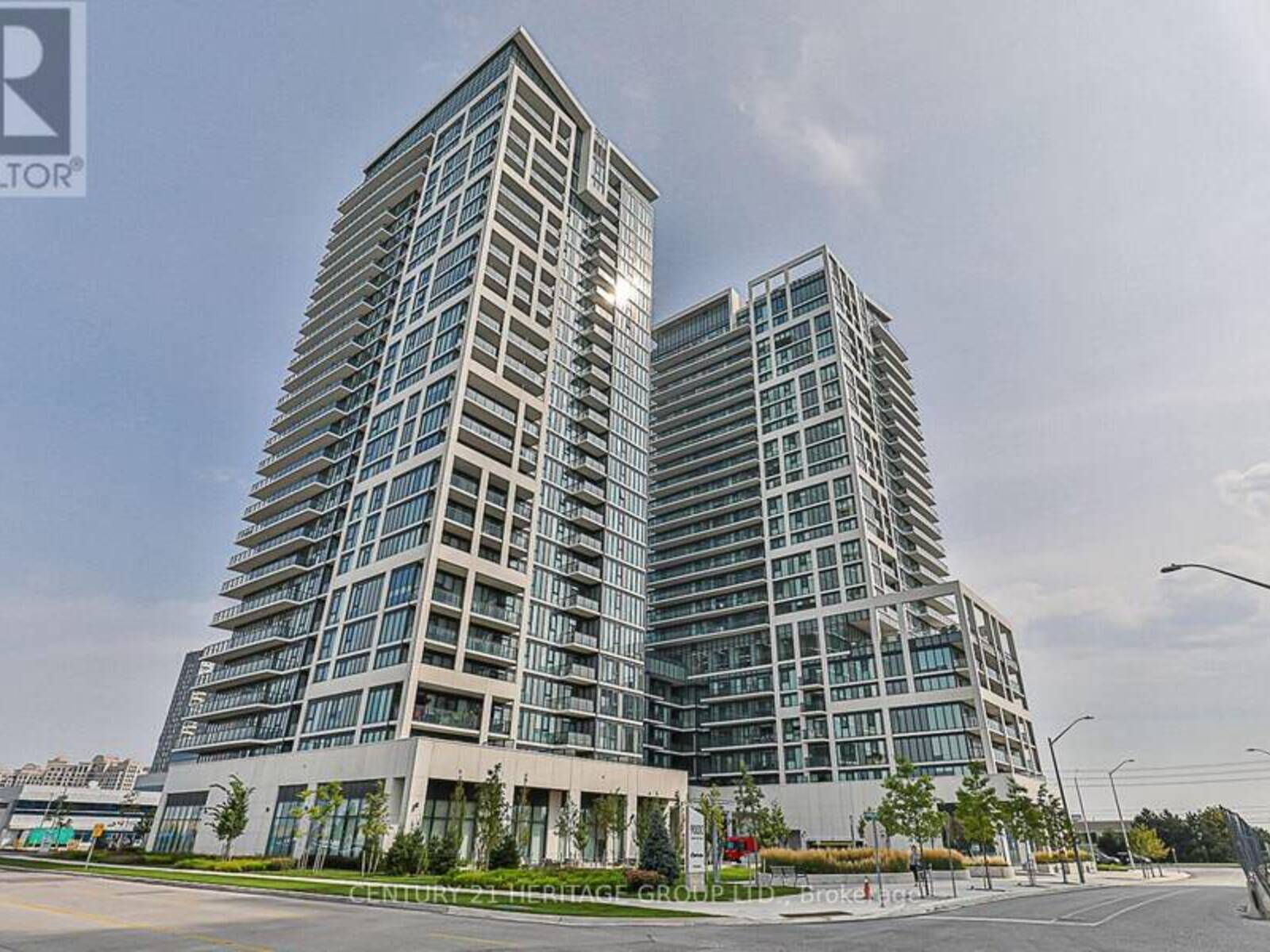 1007 - 9000 JANE STREET, Vaughan, Ontario L4K 0M6