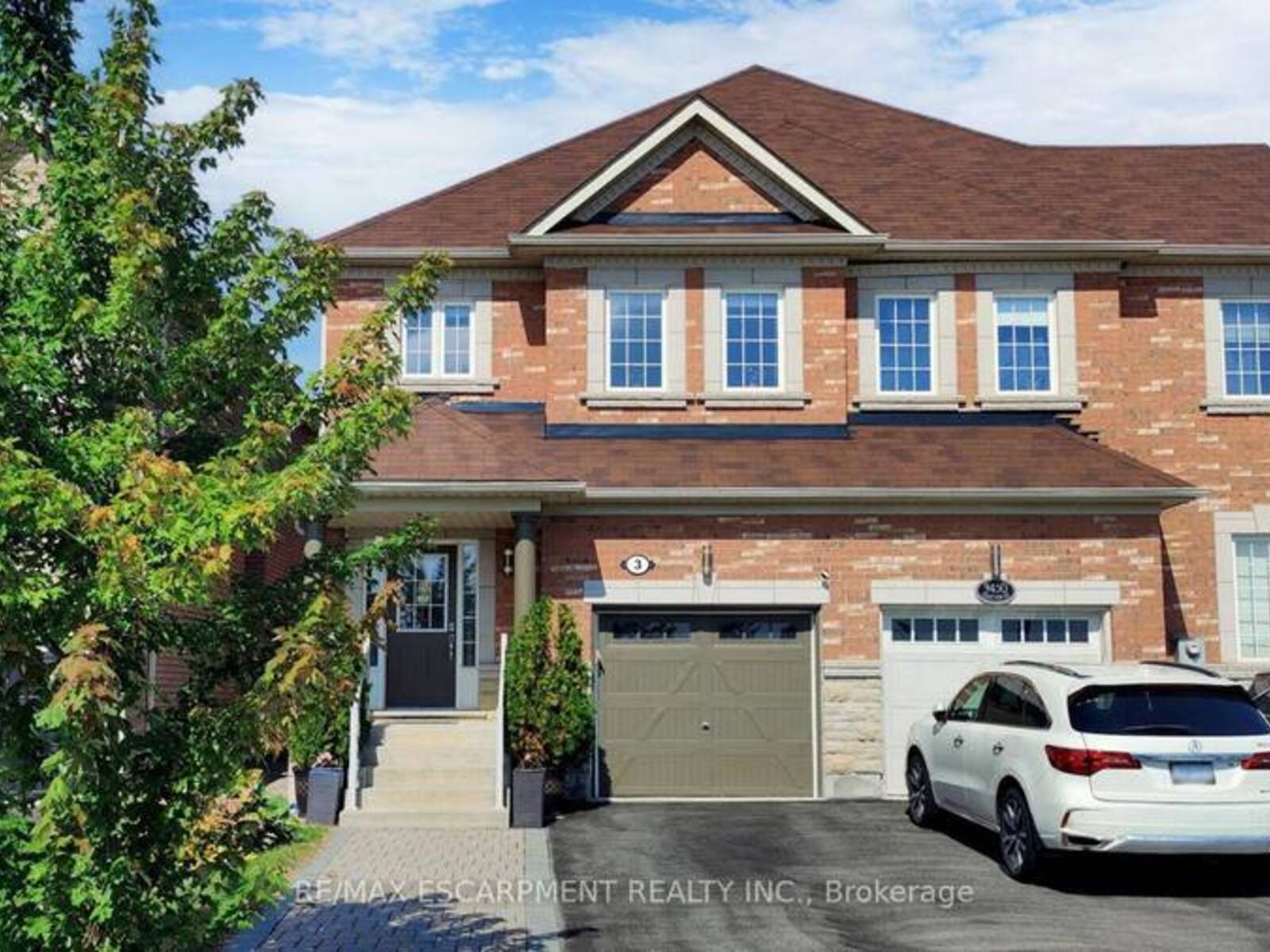 3 DILLON DRIVE, Brampton , Ontario L6X 3B6