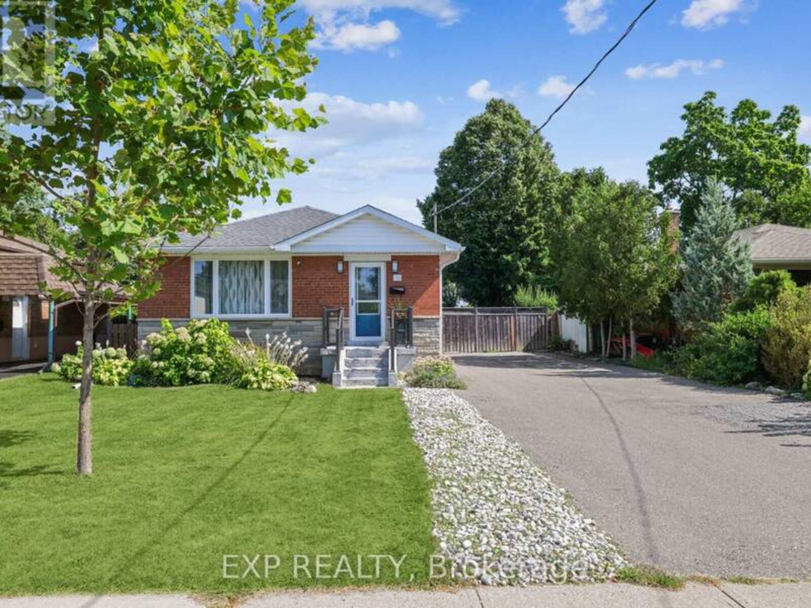 715 DRURY LANE, Burlington, Ontario L7R 2X9