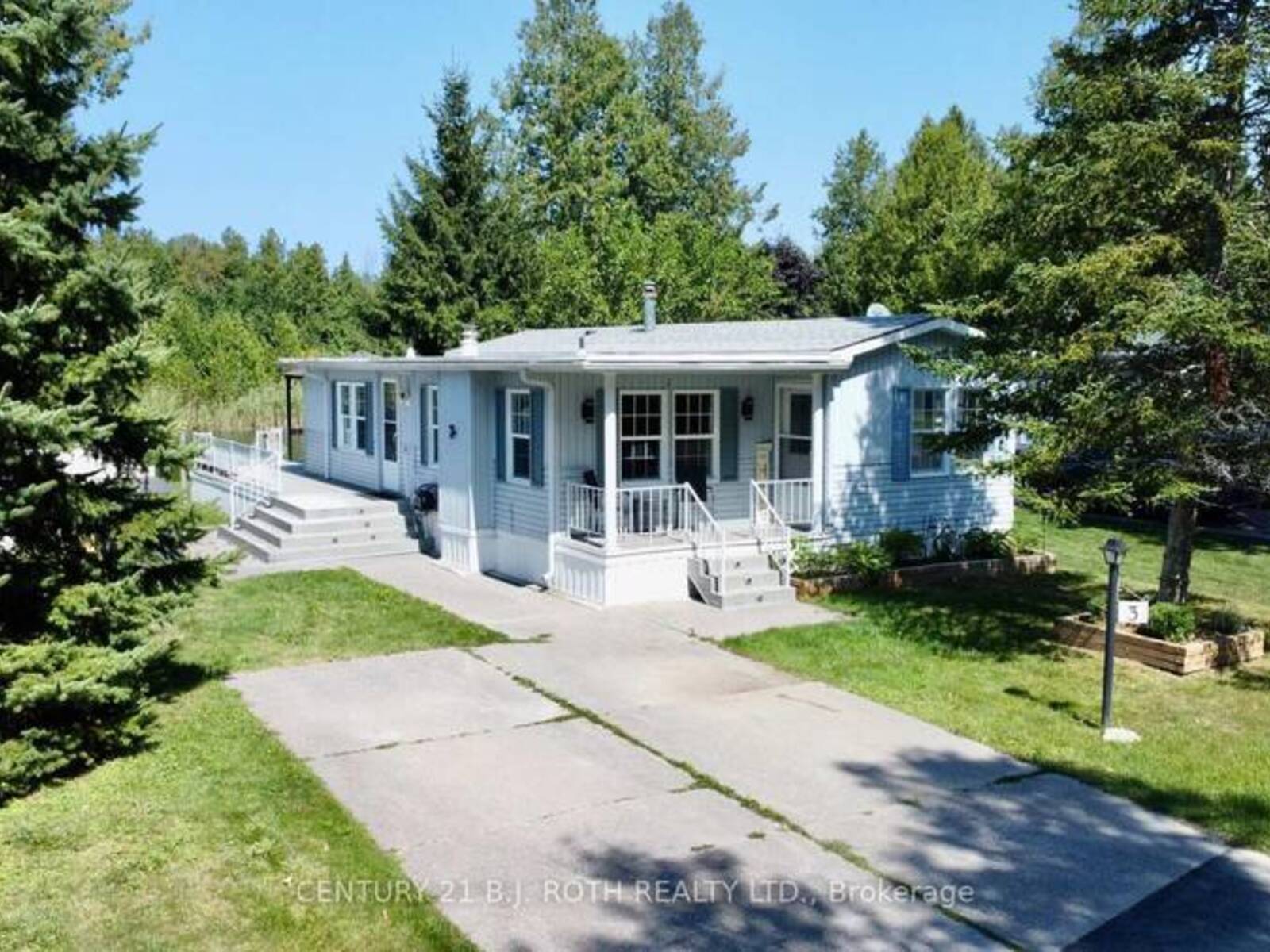 3 ST. JAMES PLACE, Wasaga Beach, Ontario L9Z 3A8