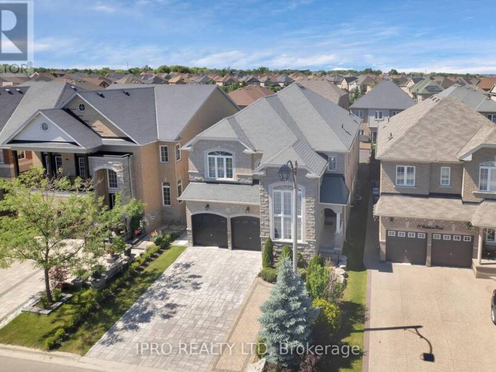 15 OAKHAVEN ROAD, Brampton , Ontario L6P 2Y3