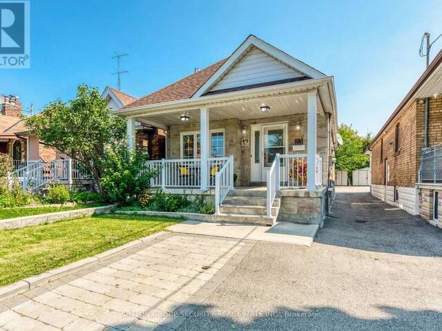 23 HARTLEY AVENUE Toronto Ontario, M6E 4E7