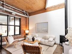 4 - 200 CLINTON STREET Toronto Ontario, M6G 2Y5