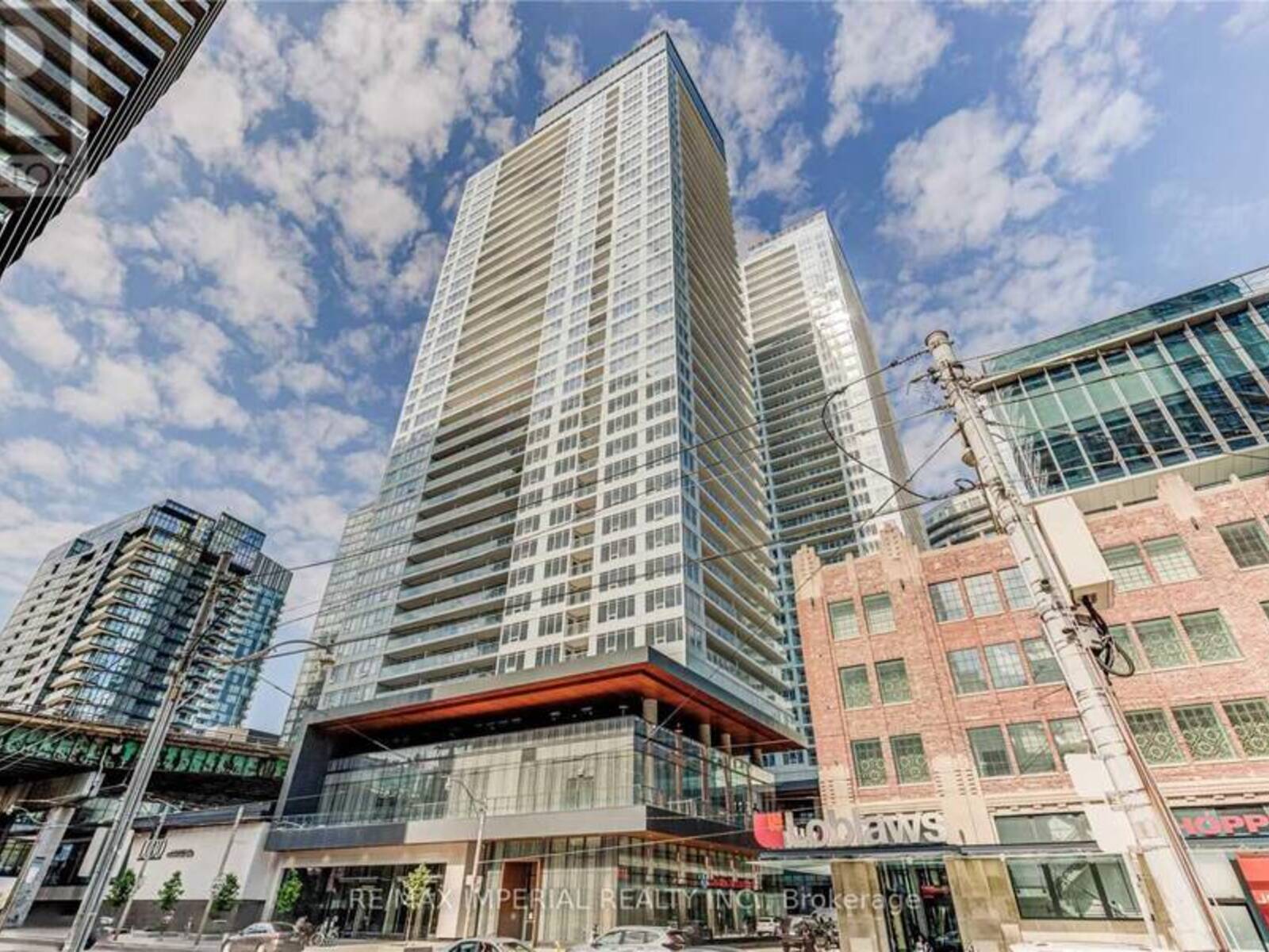 1211 - 19 BATHURST STREET, Toronto, Ontario M6A 2E1