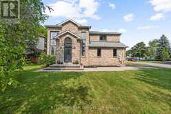 16 ROYAL AMBER CRESCENT | East Gwillimbury Ontario | Slide Image One