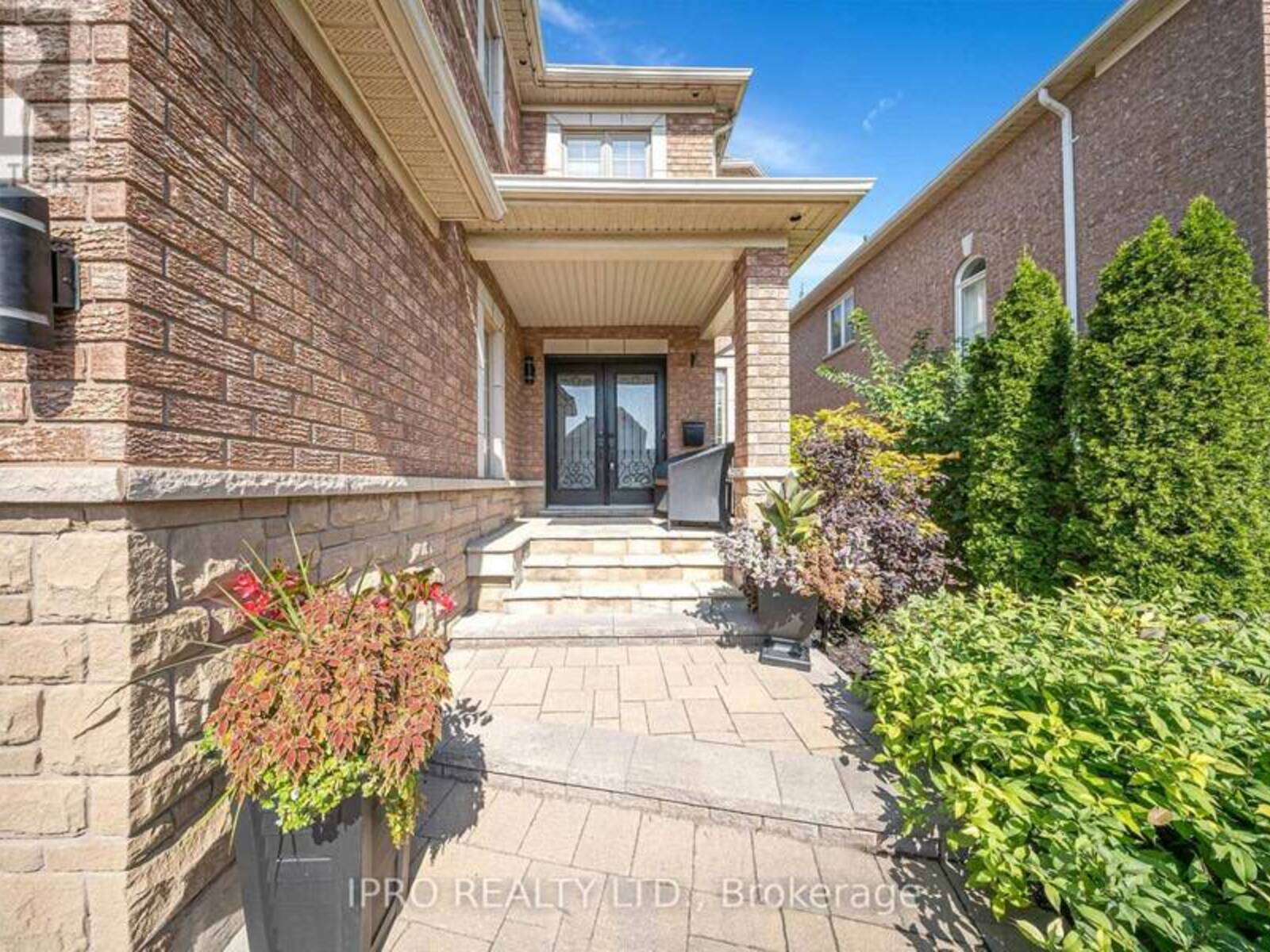 2377 CORONATION DRIVE, Oakville, Ontario L6H 7N2