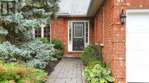 51 EMMS DRIVE | Barrie Ontario | Slide Image Two