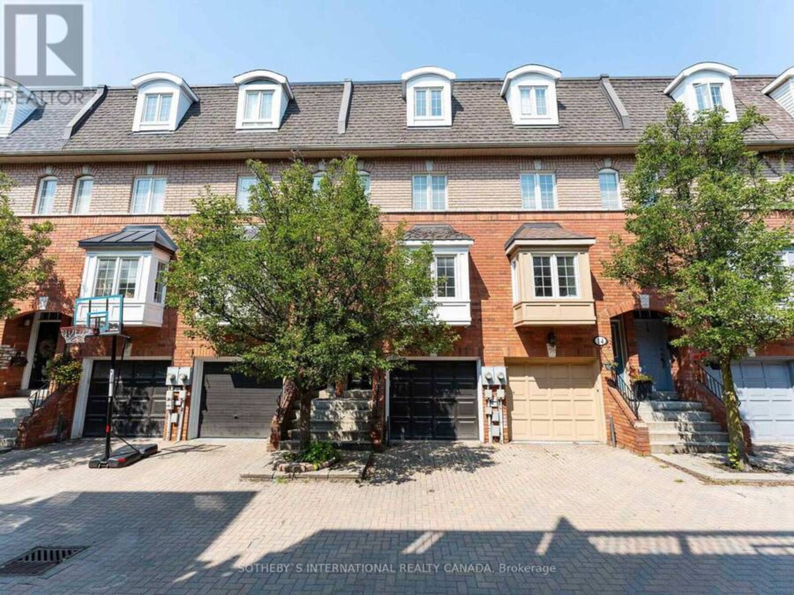 12 DOROTHY BULLEN PLACE, Toronto, Ontario M4L 3X8