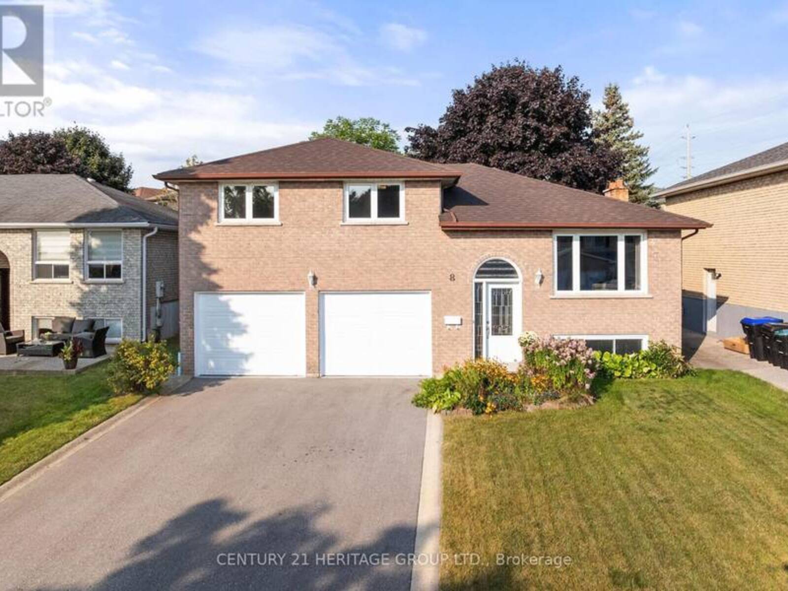 8 WOOD CRESCENT, Bradford West Gwillimbury, Ontario L3Z 2G2