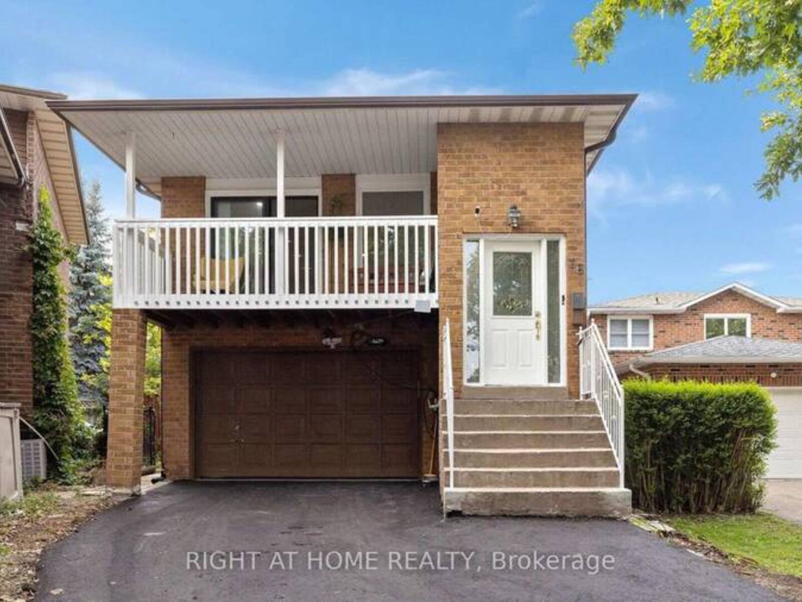 16 HOLGATE COURT, Brampton, Ontario L6Z 1S1