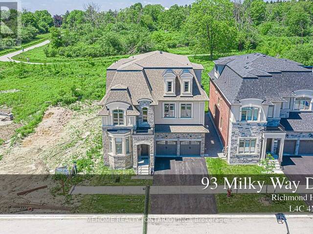 93 MILKY WAY DRIVE Richmond Hill Ontario, L4C 4M8