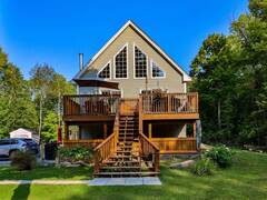 143 JULIAN LAKE ROAD North Kawartha Ontario, L1C 4P8