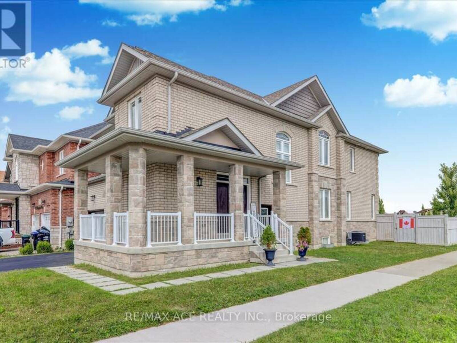 168 RUTHERFORD ROAD, Bradford West Gwillimbury, Ontario L3Z 0B4