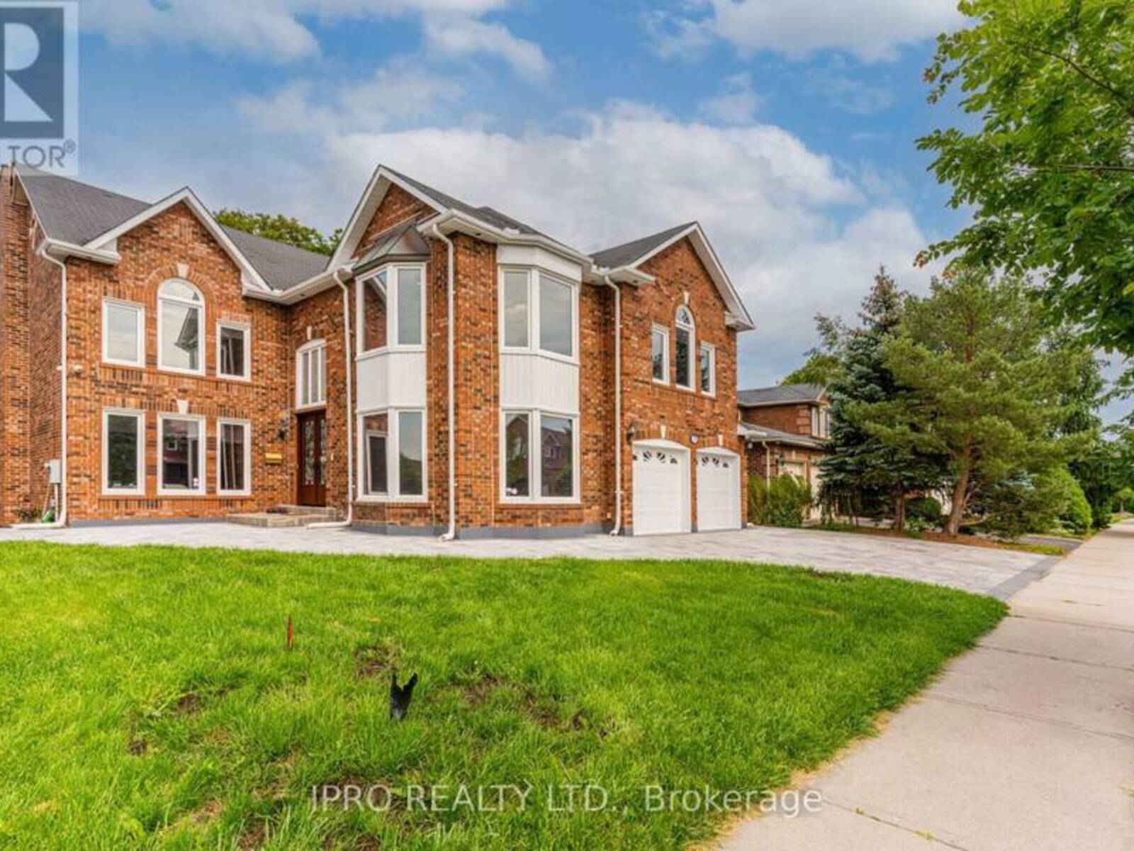 35 SAYOR DRIVE, Ajax, Ontario L1T 3K4