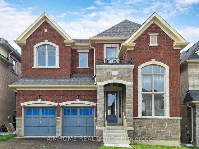 7 GOODWIN COURT East Gwillimbury Ontario, L9N 0T7