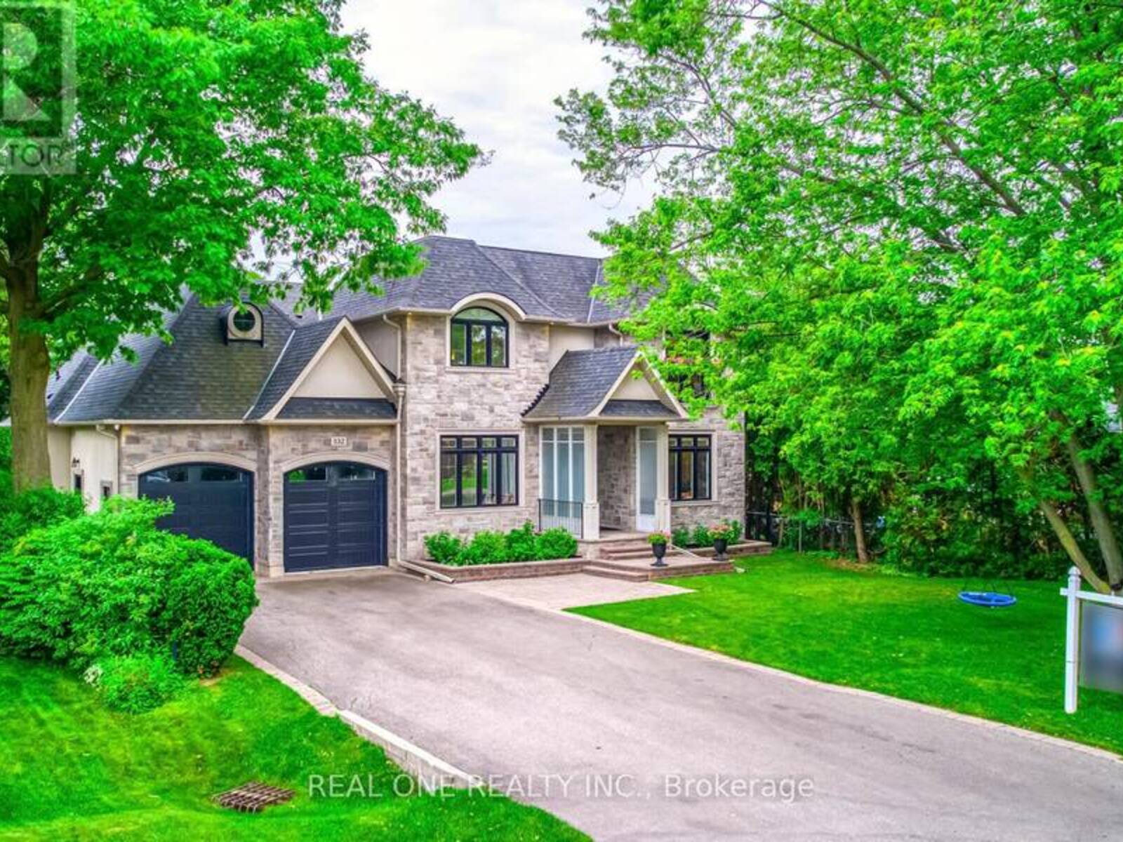 332 SAWYER ROAD, Oakville, Ontario L6L 3N7