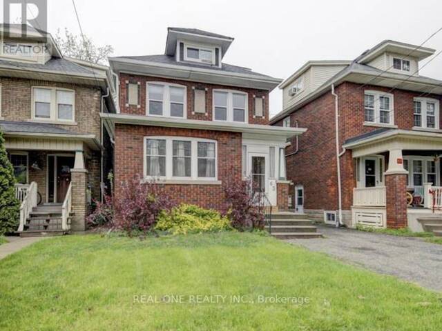 63 PAISLEY AVENUE S Hamilton Ontario, L8S 1V2