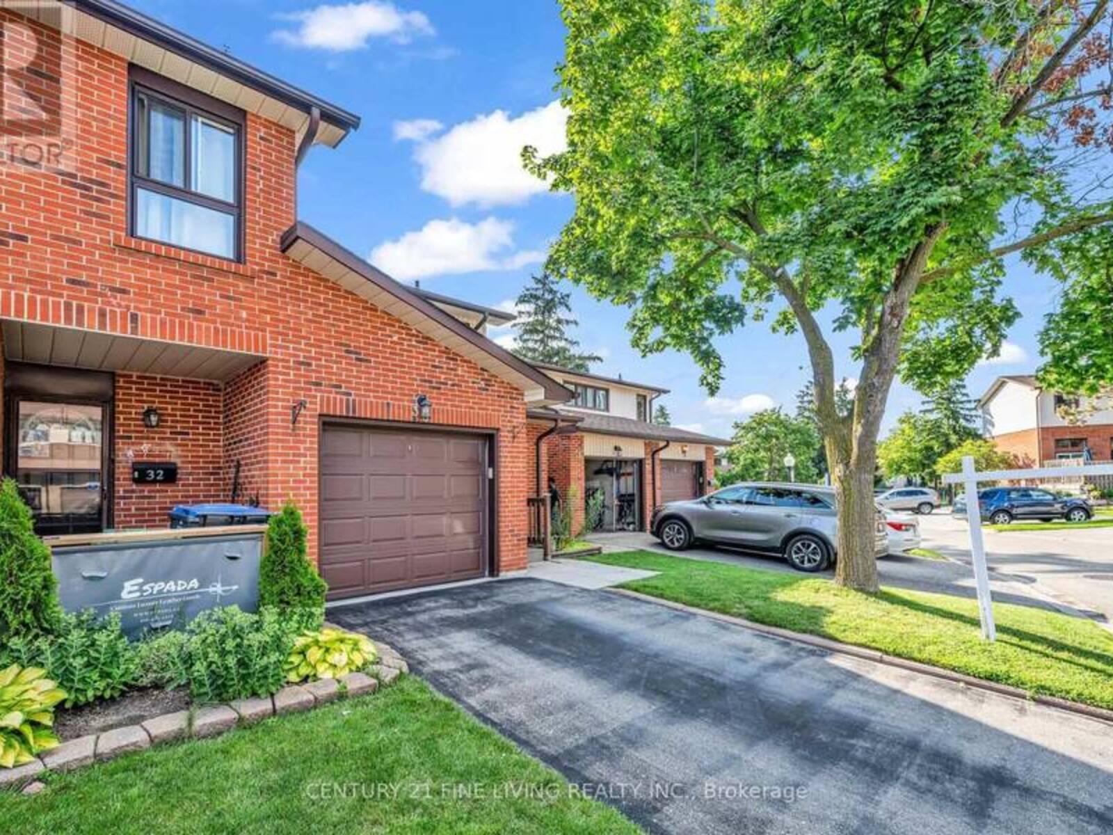 33 DAWSON CRESCENT, Brampton, Ontario L6V 3M5