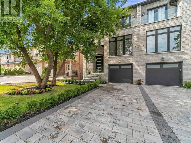 36 PORTAGE AVENUE Richmond Hill Ontario, L4E 2Z4