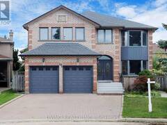 12A MAURO COURT Richmond Hill Ontario, L4B 3J8