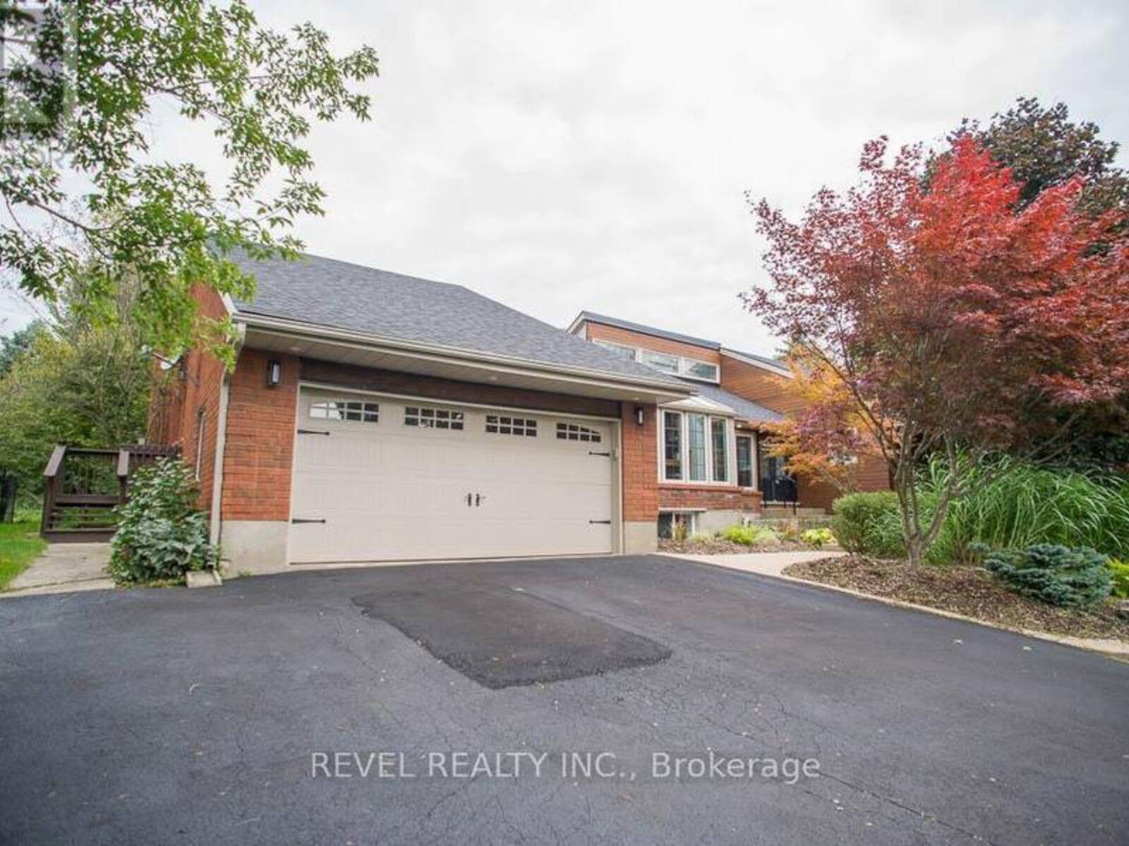 240 JOHNSON ROAD, Brantford, Ontario N3T 5M1