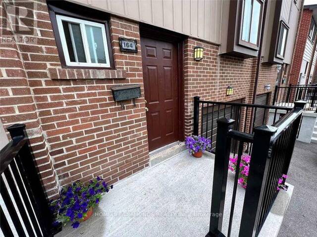 18 - 164 MOREGATE CRESCENT Brampton Ontario, L6S 3K9