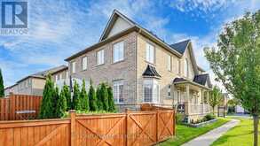 39 LAHORE CRESCENT | Markham Ontario | Slide Image Three