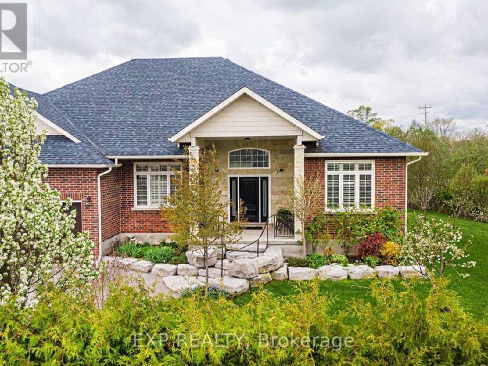 4 BLAKE STREET, East Gwillimbury, Ontario L0E 1R0