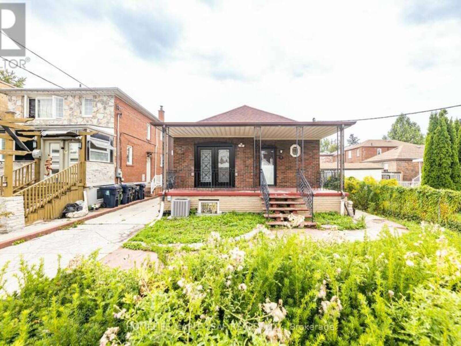 9 HERTFORD AVENUE, Toronto, Ontario M6M 1R9