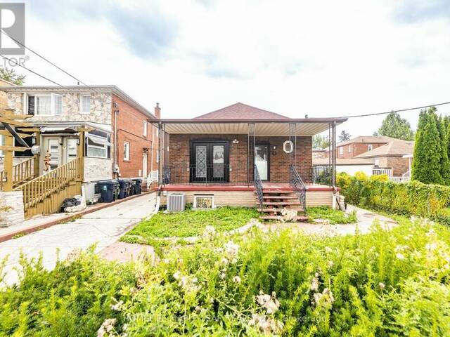 9 HERTFORD AVENUE Toronto Ontario, M6M 1R9