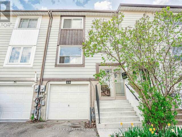 23 HOSKINS SQUARE Brampton Ontario, L6S 2N6