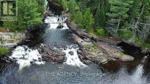 #1 - 1006 FOXPOINT ROAD | Lake of Bays Ontario | Slide Image Three