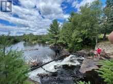 #1 - 1006 FOXPOINT ROAD | Lake of Bays Ontario | Slide Image Five