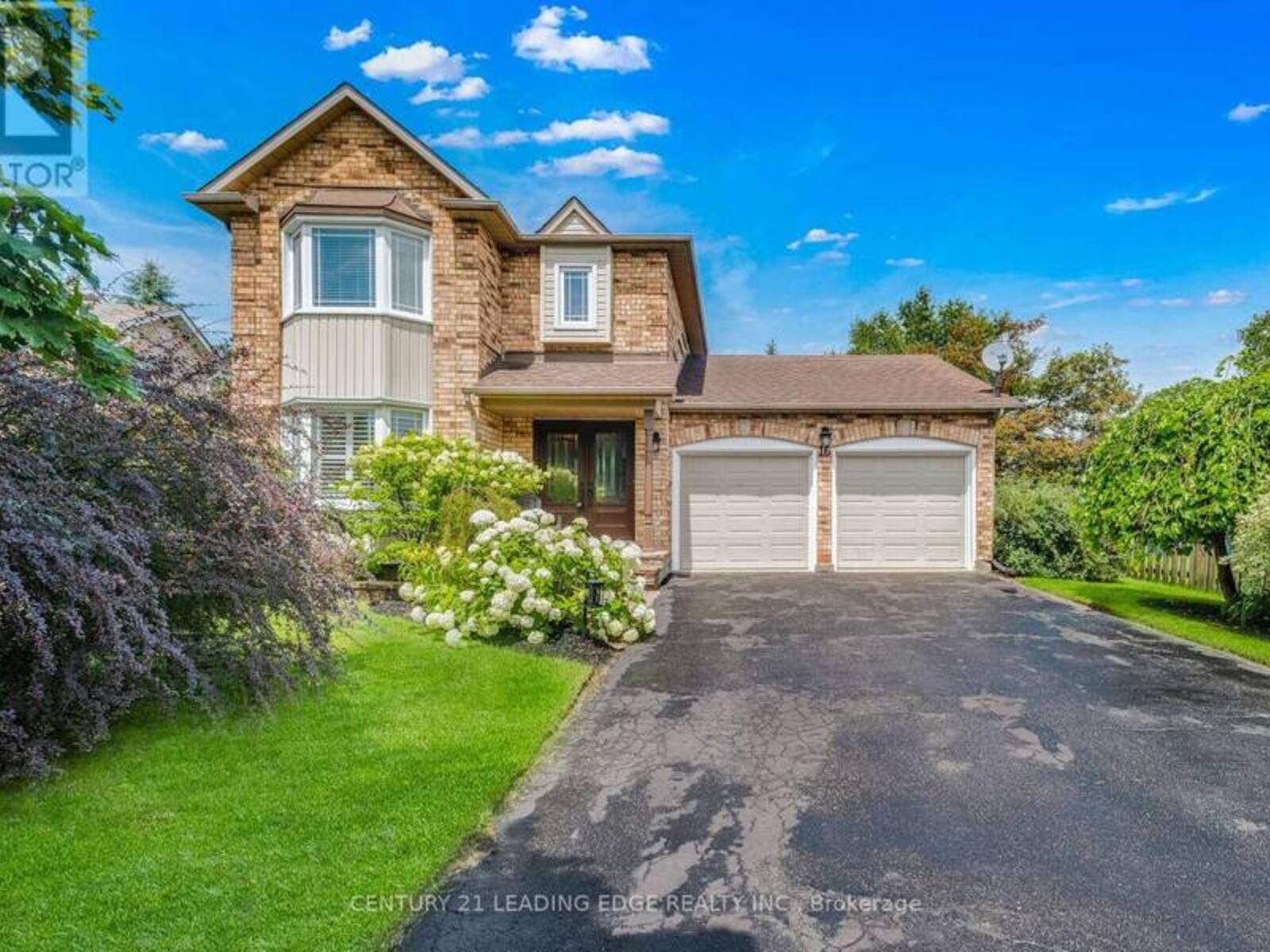 16 KINGSGATE CRESCENT, East Gwillimbury, Ontario L0G 1M0