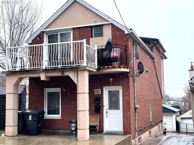 43 DONALD AVENUE Toronto Ontario, M6M 1K2