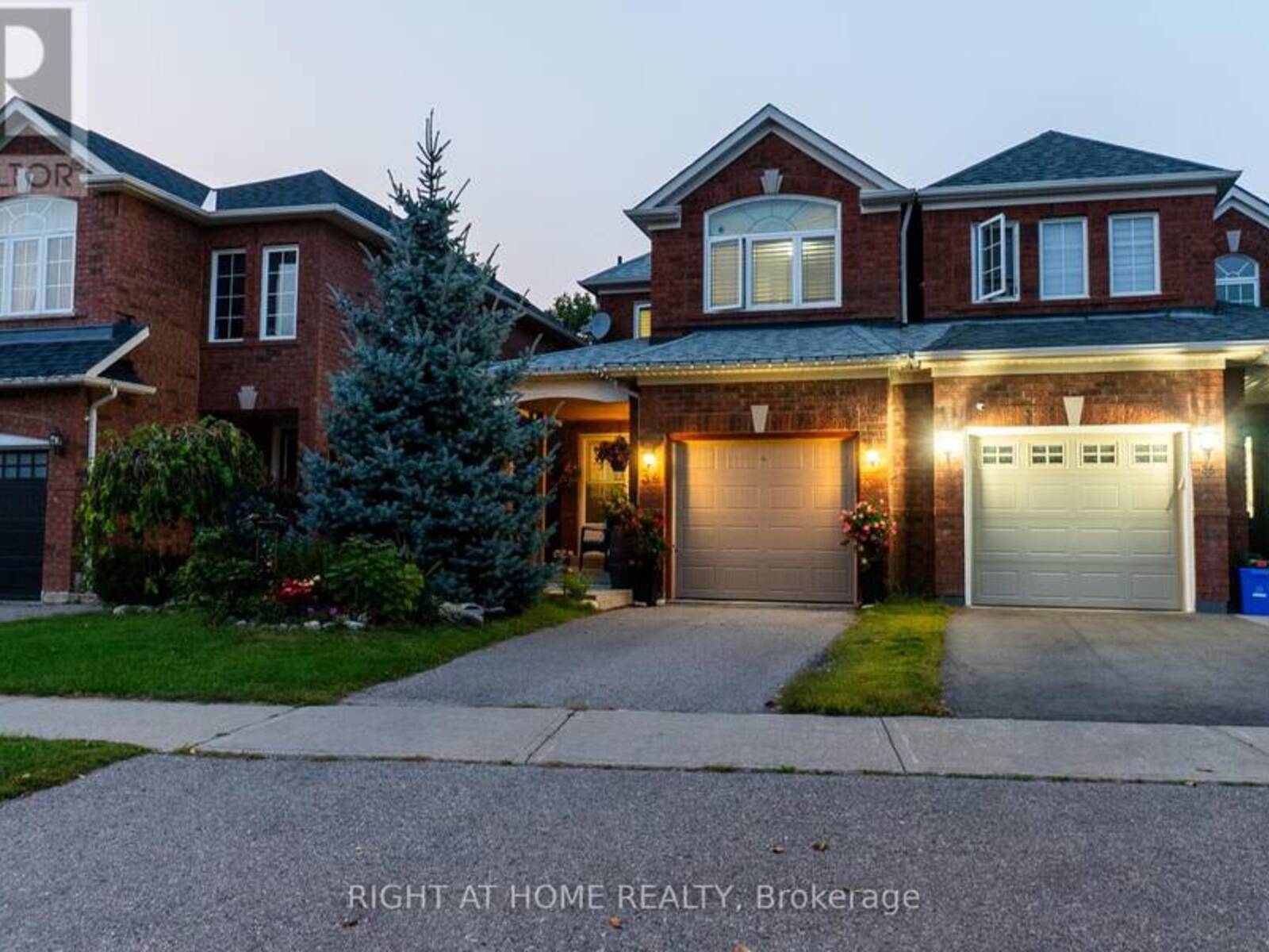 34 LONG POINT DRIVE, Richmond Hill, Ontario L4E 3W8