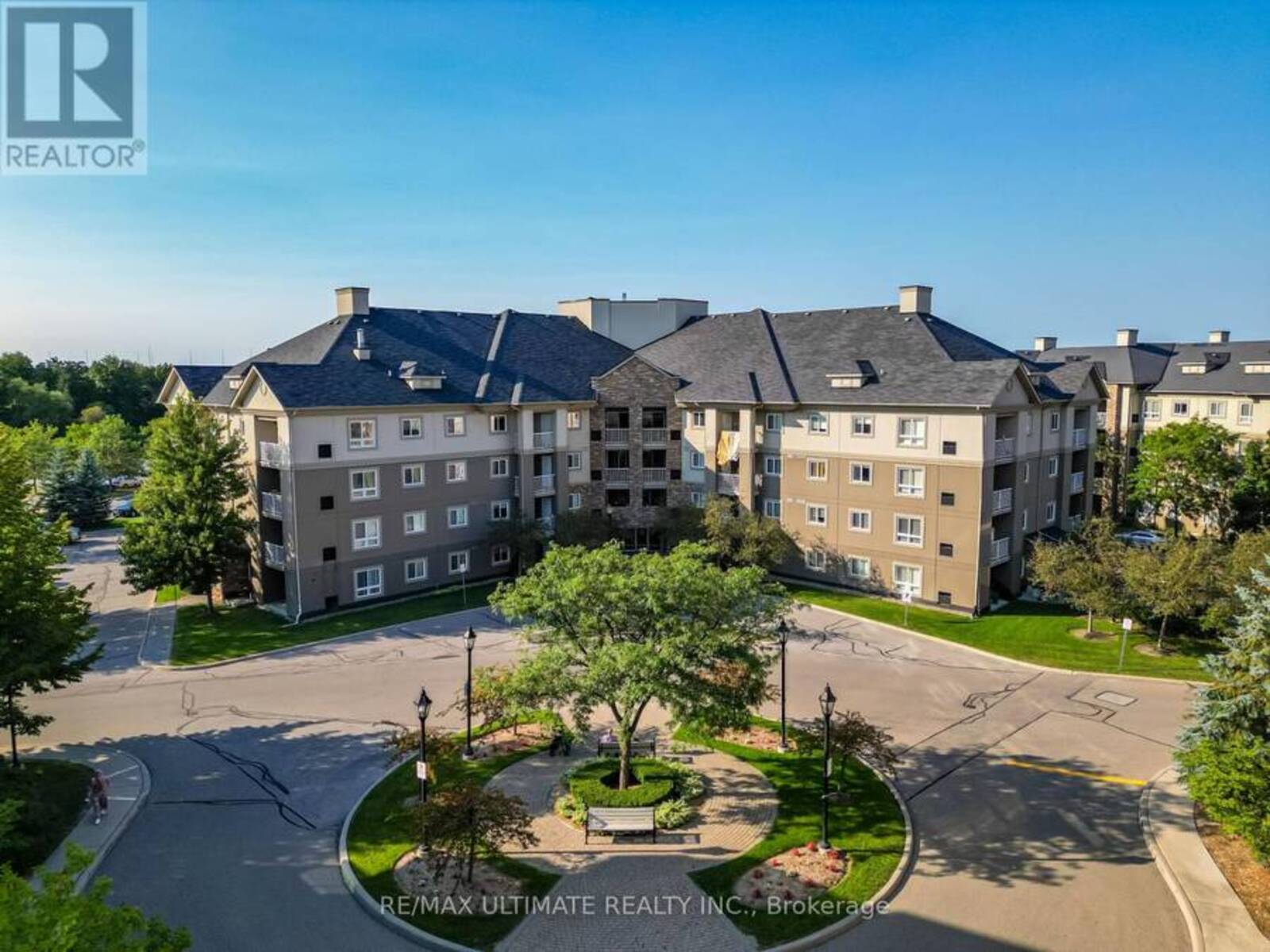 301 - 4 DAYSPRING CIRCLE, Brampton, Ontario L6P 2Z5