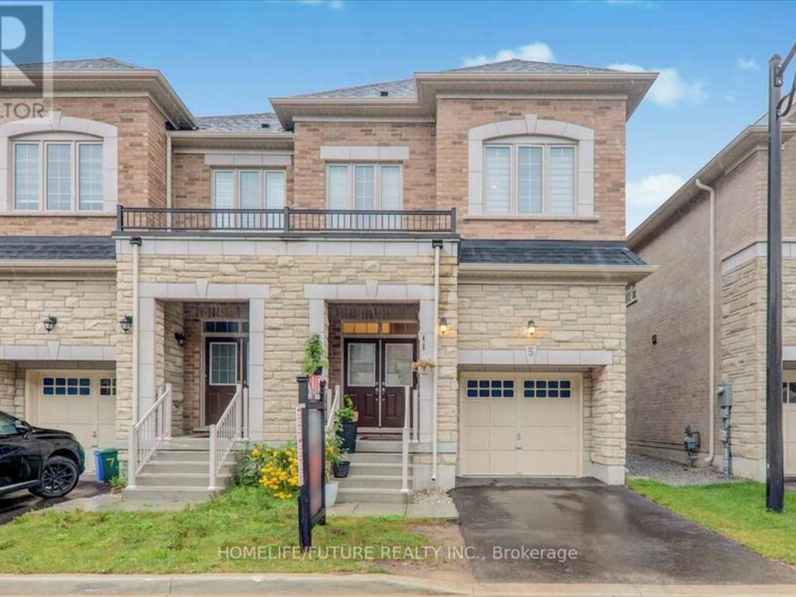 5 REIGN LANE, Markham, Ontario L3S 0E8