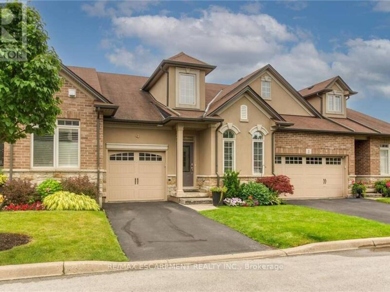 4 TOULON AVENUE, Hamilton , Ontario L9K 0E5